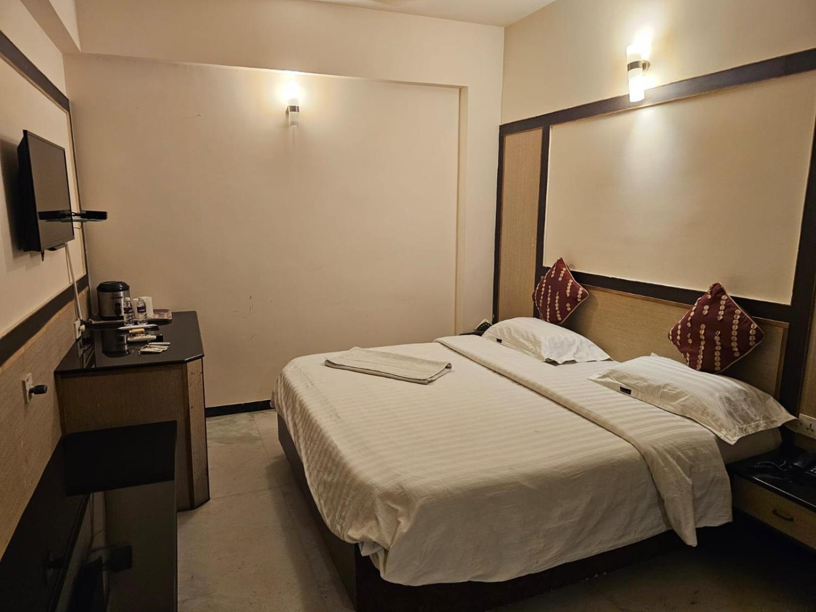 Hotel Merilin 埃罗德 外观 照片