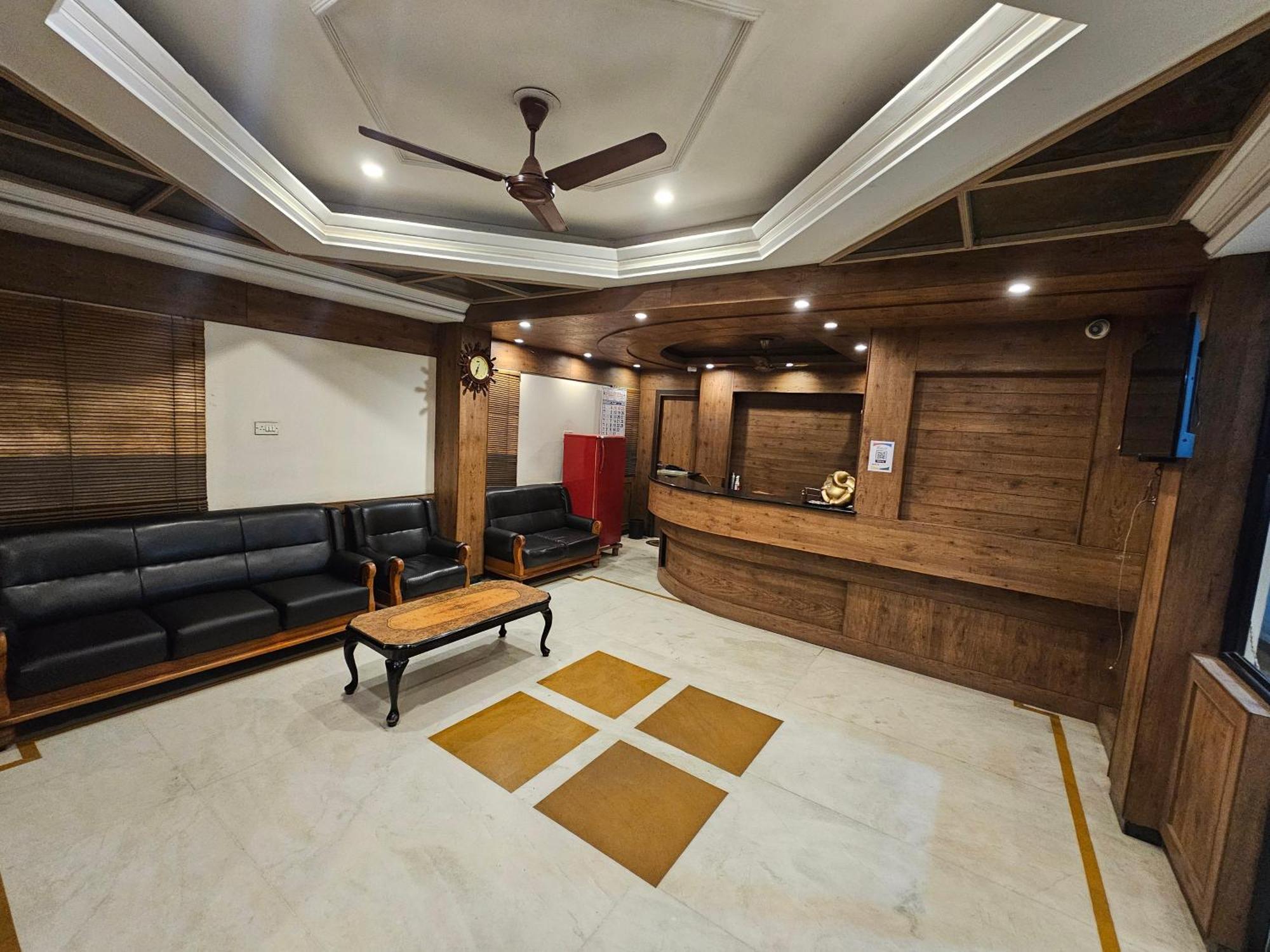 Hotel Merilin 埃罗德 外观 照片
