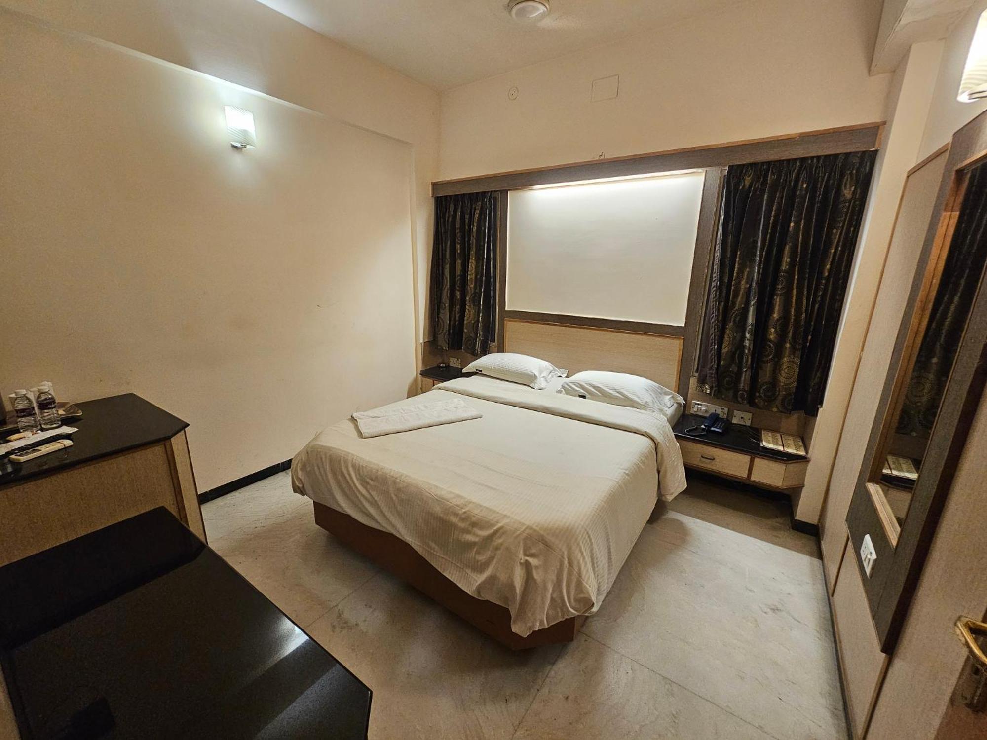 Hotel Merilin 埃罗德 外观 照片
