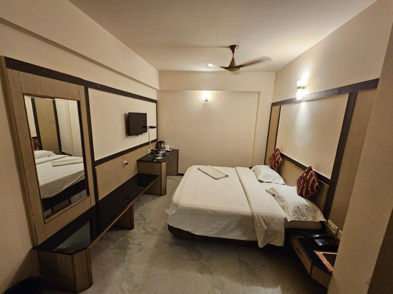 Hotel Merilin 埃罗德 外观 照片